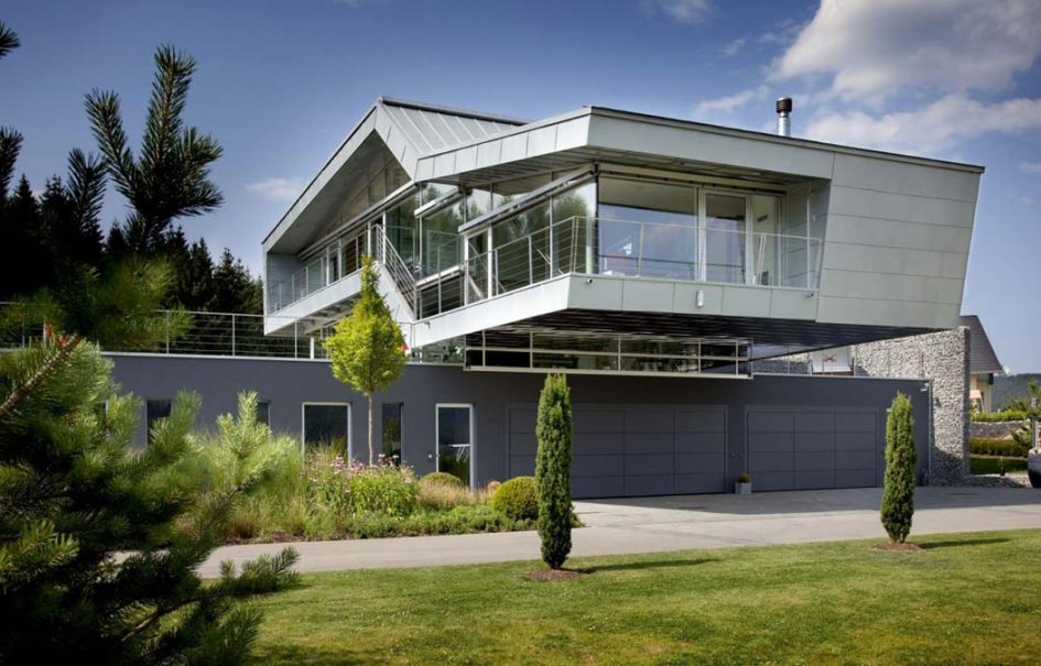 Villa in 629 East 83rd Street